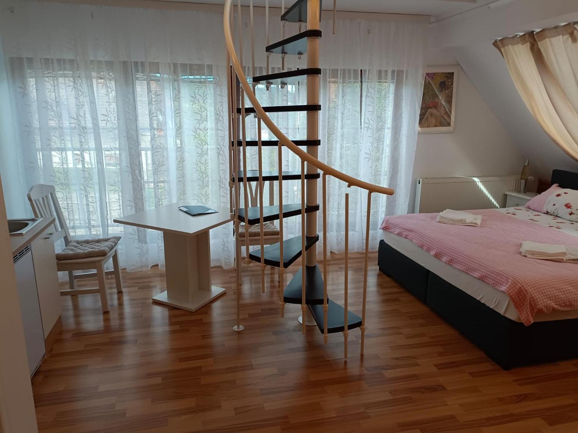 Pension Donaublick Grein 2 In Stifterstrasse 19A المظهر الخارجي الصورة